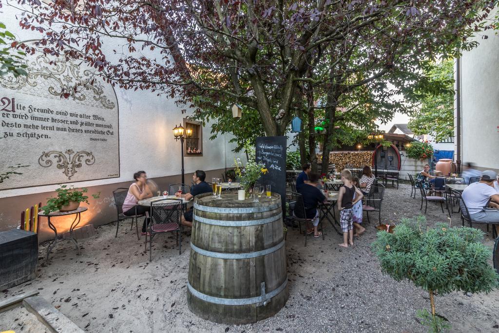 Hotel Löwen Garni Oberrimsingen Exteriör bild