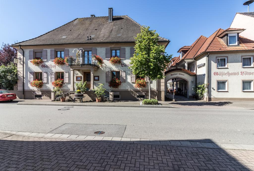 Hotel Löwen Garni Oberrimsingen Exteriör bild