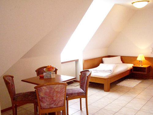 Hotel Löwen Garni Oberrimsingen Exteriör bild