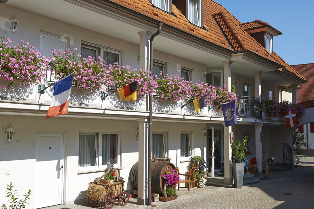 Hotel Löwen Garni Oberrimsingen Exteriör bild